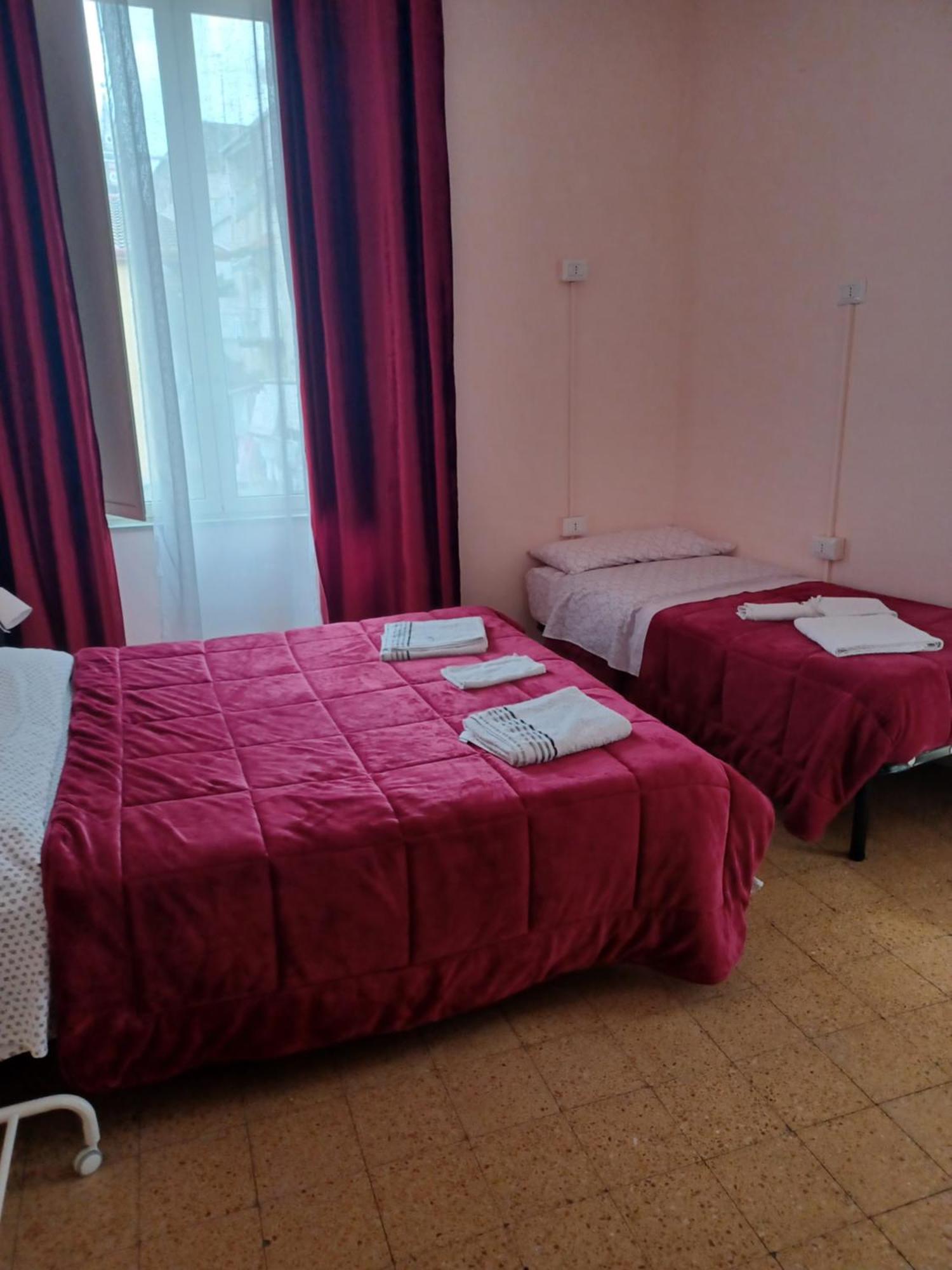 B&B Appartamenti Napoli Eksteriør billede